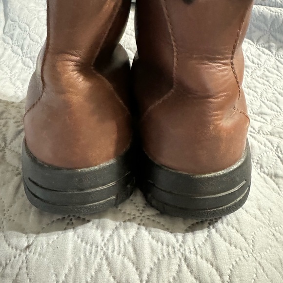 UGG 5150 Brown Leather Lug Boots Sz 9 - Picture 2 of 7